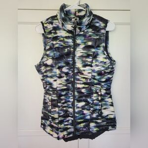 Multicolor Sleeveless Puffer Vest by Tangerine, size Small